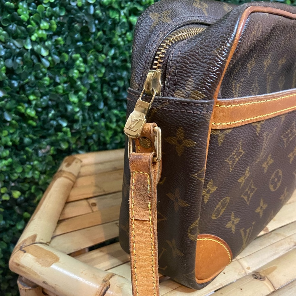 Authentic Louis Vuitton Trocadero Crossbody - Picture 8 of 11